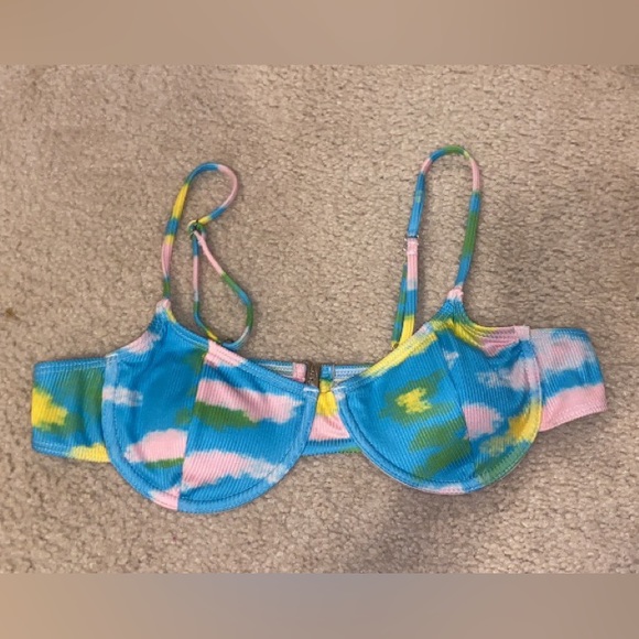 Colorful bikini - Picture 2 of 4